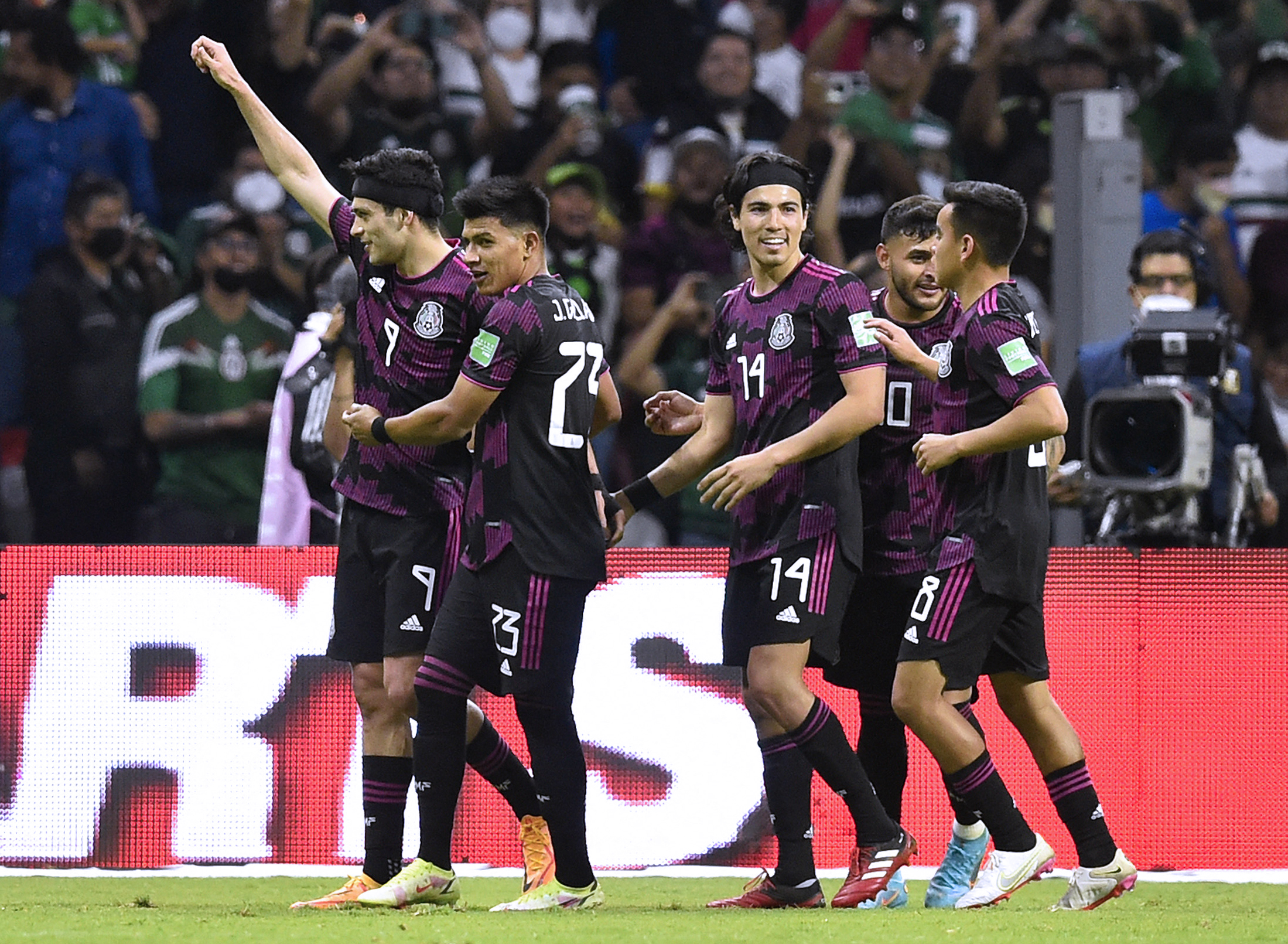 Christian Pulisic brace leads United States past Trinidad and Tobago in World  Cup Qualifying