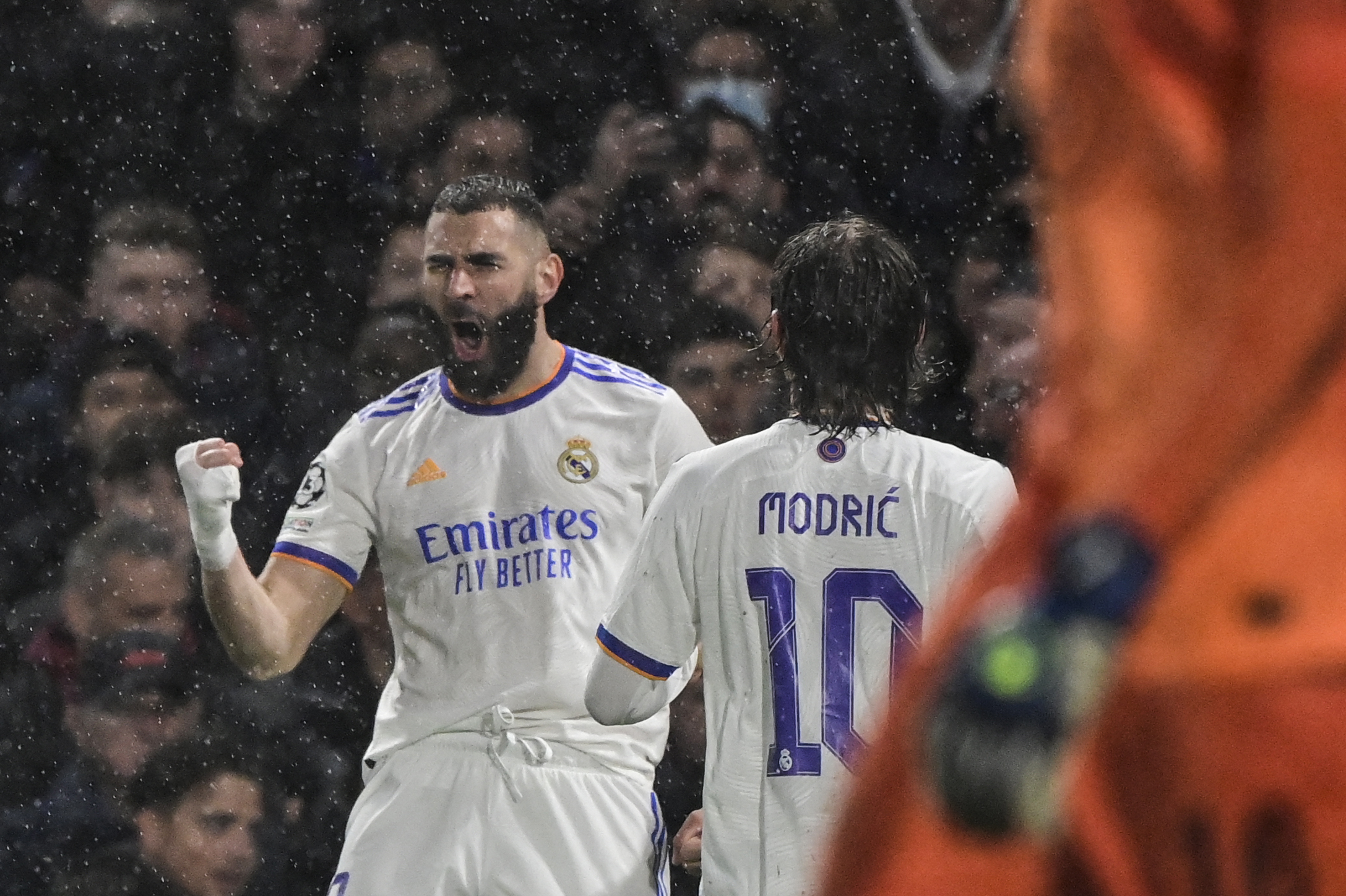 Benzema hat-trick puts Real Madrid in command against Chelsea