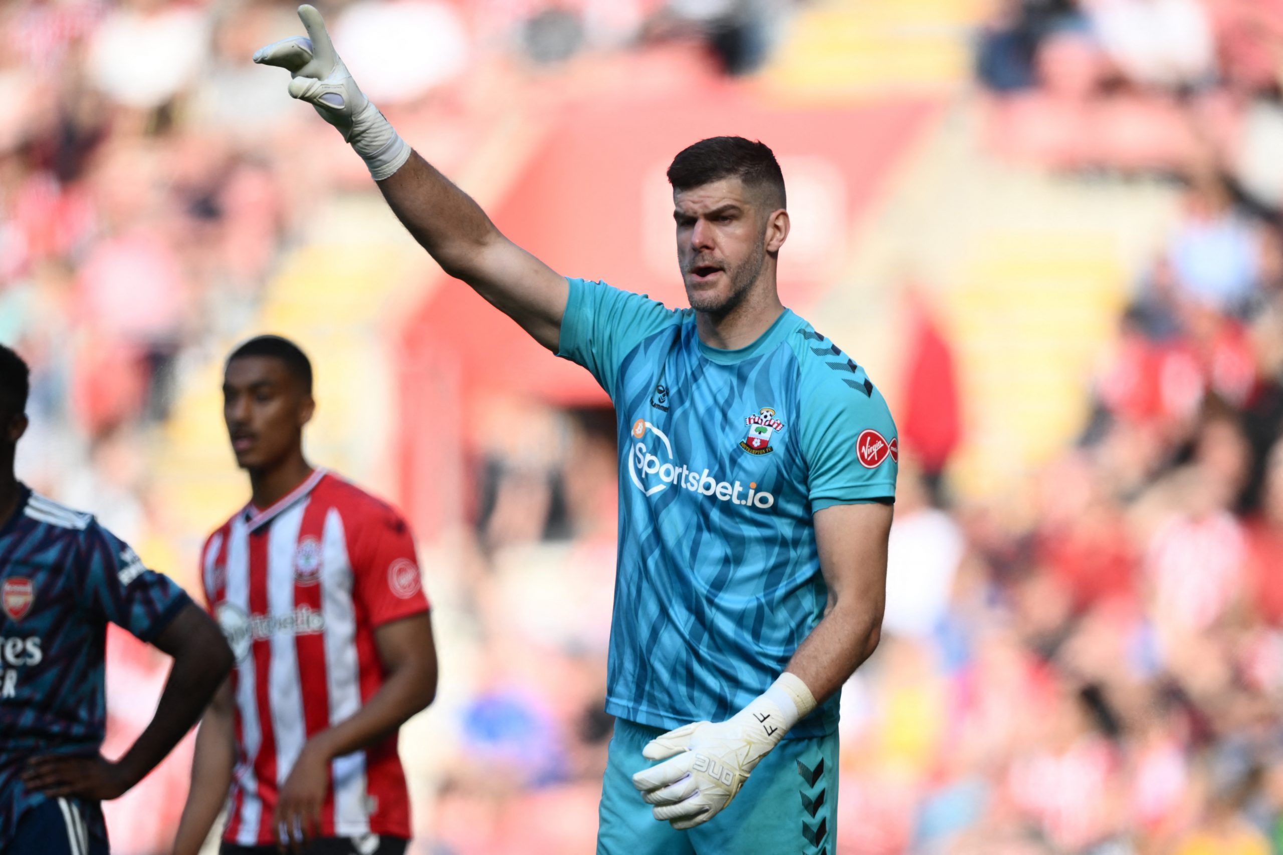 Tottenham sign 'keeper Forster on free transfer from Southampton