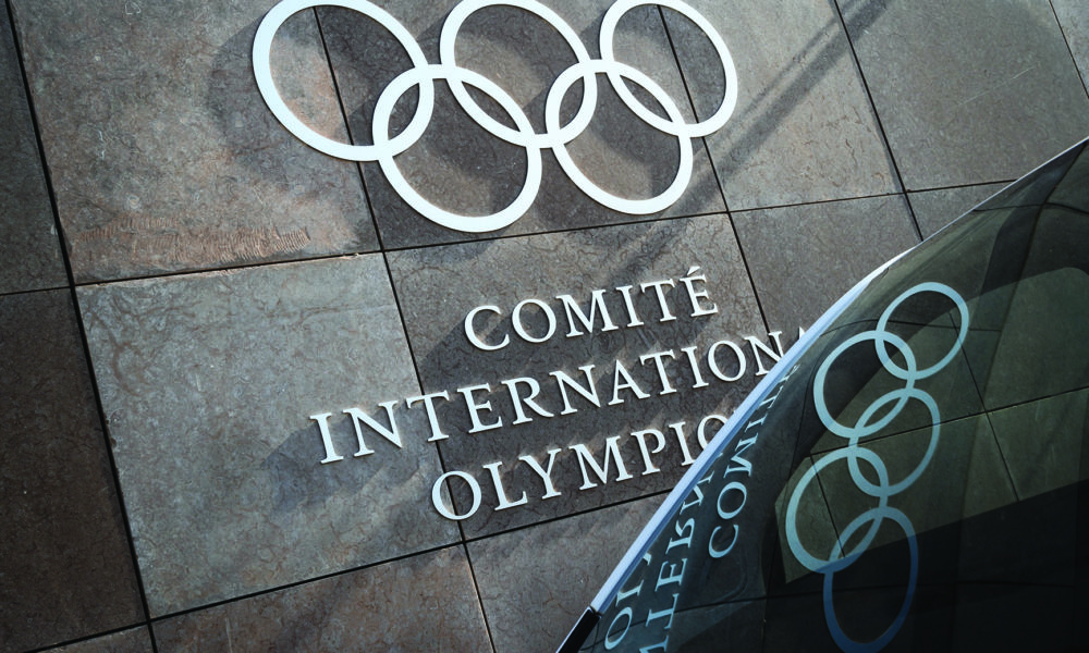 Der deutsche Sportminister möchte, dass das IOC russische Athleten genau unter die Lupe nimmt