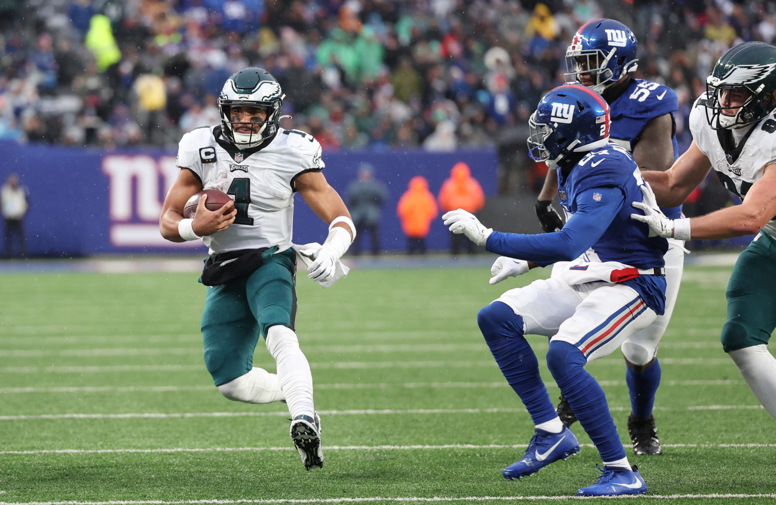 Eagles Defeat Giants, Clinch NFL's First 2022 Playoff Spot