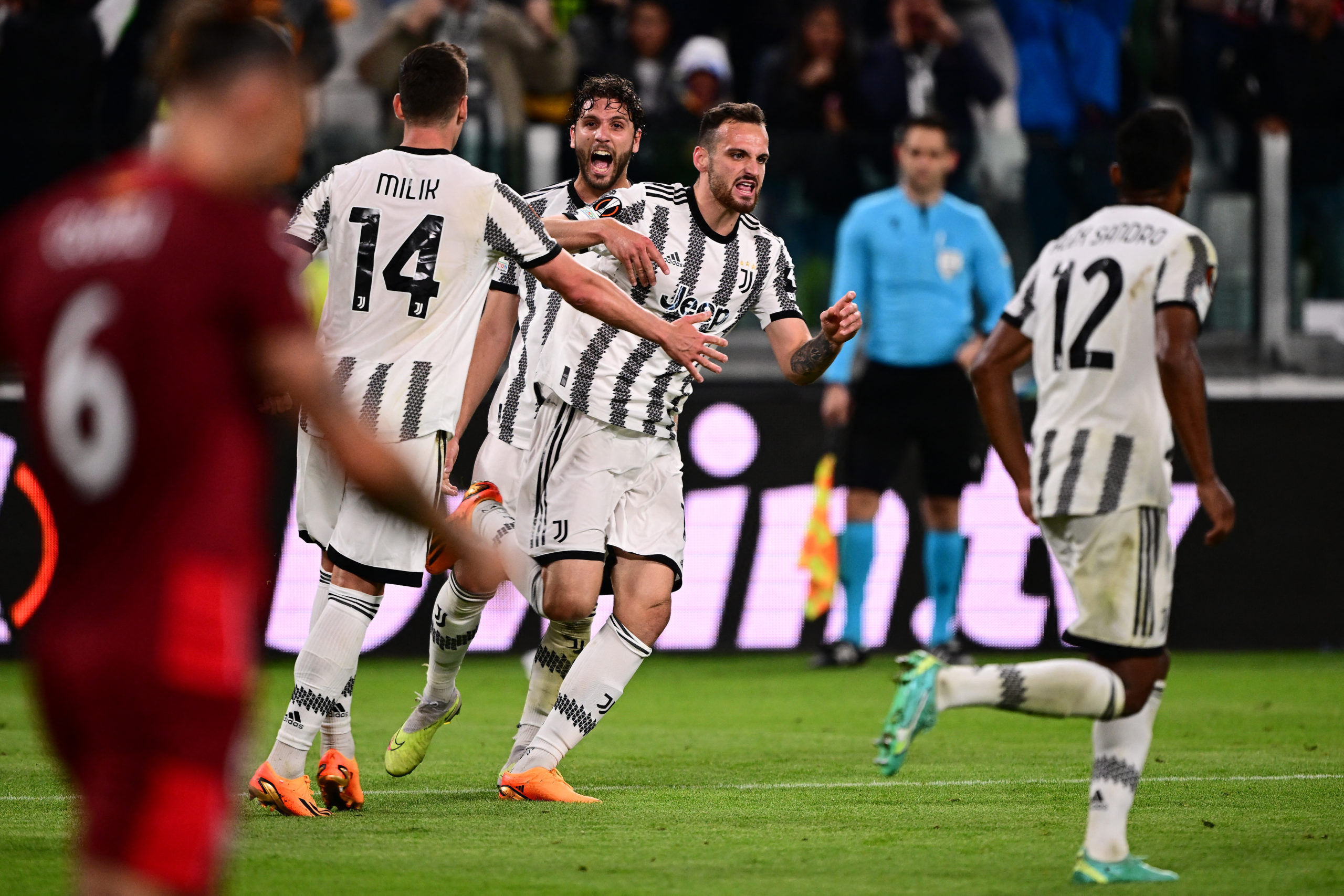 Juventus 1-1 Sevilla: Federico Gatti's 97th-minute goal earns hosts draw -  BBC Sport