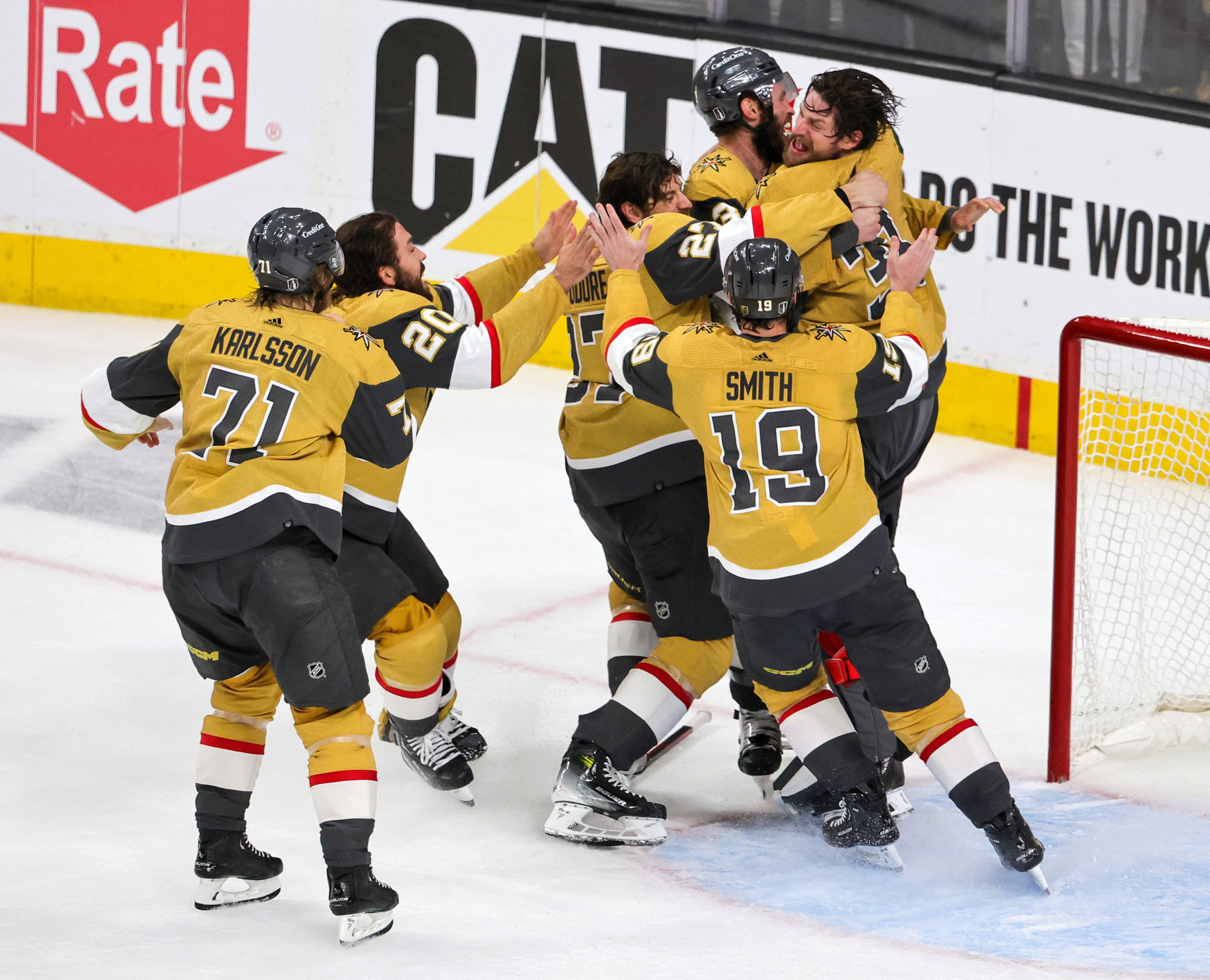 Golden Knights blast Panthers 9-3 to capture Stanley Cup