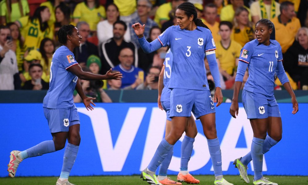 Captain fantastique! France snatch crucial Women's World Cup victory over  Brazil as skipper Wendie Renard overcomes injury doubt to head late winner