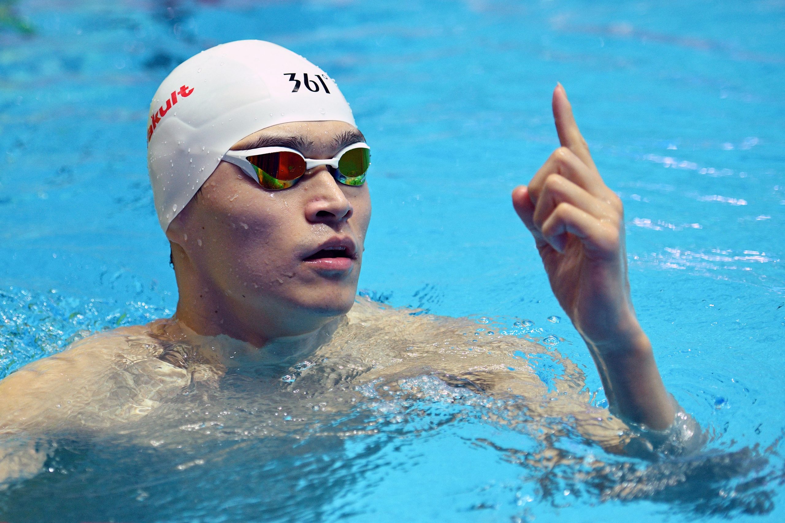 Дисквалификация в плавании. Чемпион по плаванию. Sun yang фото.