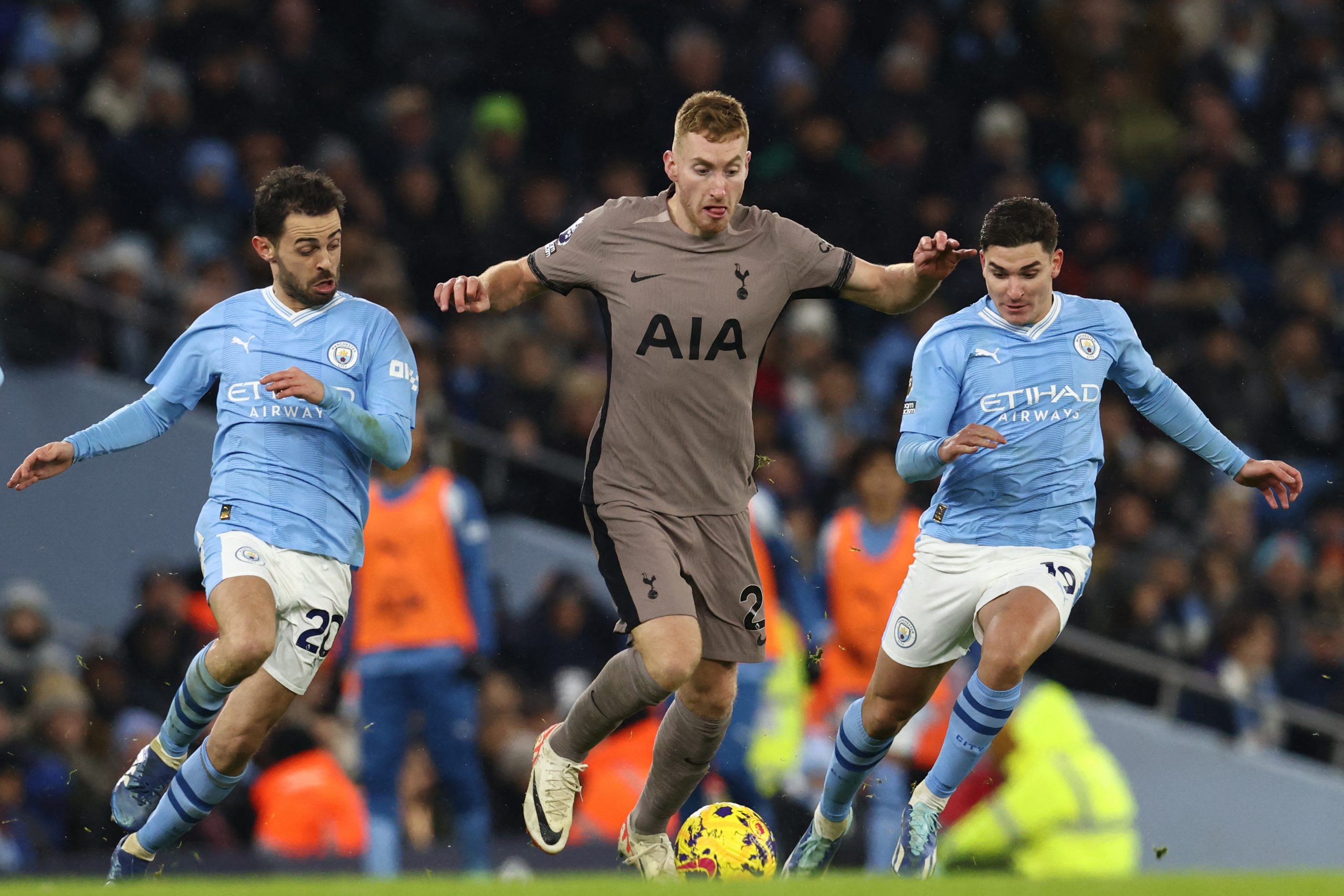 Man City held again in six-goal Spurs thriller, Liverpool move